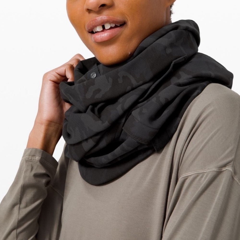 Lululemon Vinyasa Yogi Scarf